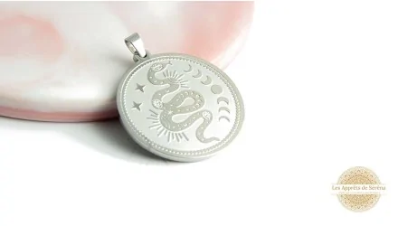 Médaillon rond médaille serpent Kundalini et phases lunaires acier inoxydable argent